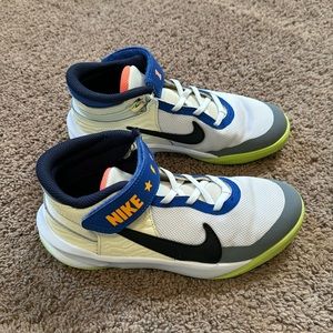 (GS) Nike Team Hustle D 10 FlyEase 'White Multi-Color' FB1881-101